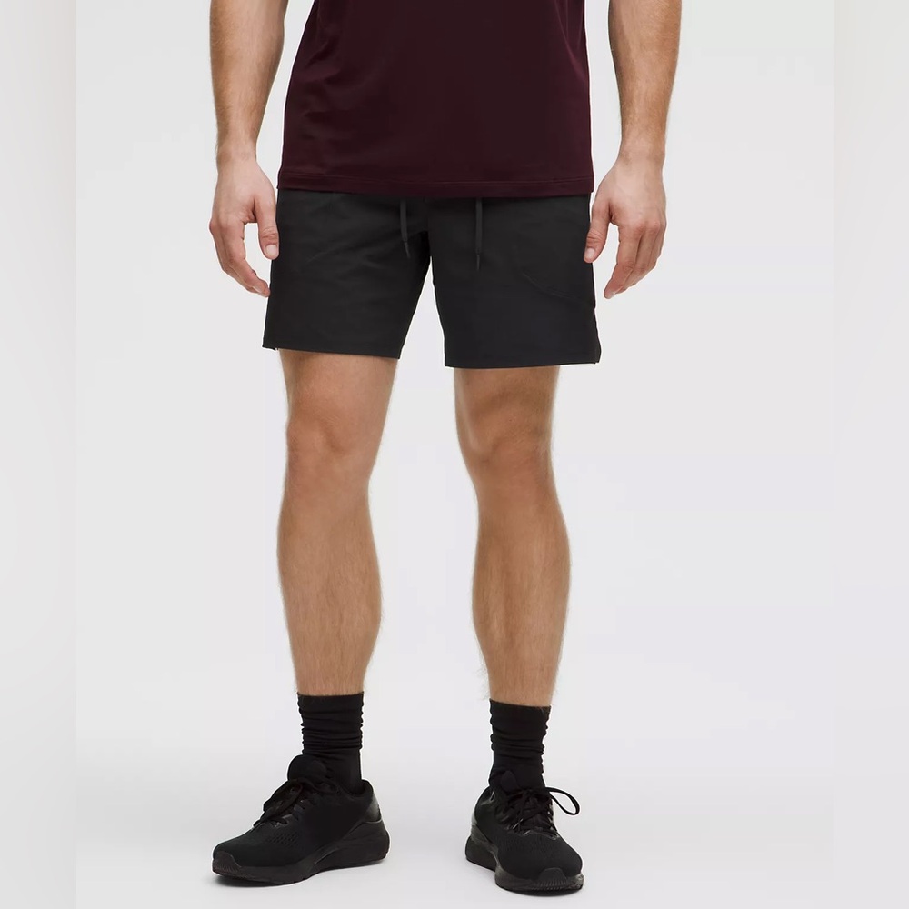 Men’s lululemon License to Train Linerless Short 5" - medium